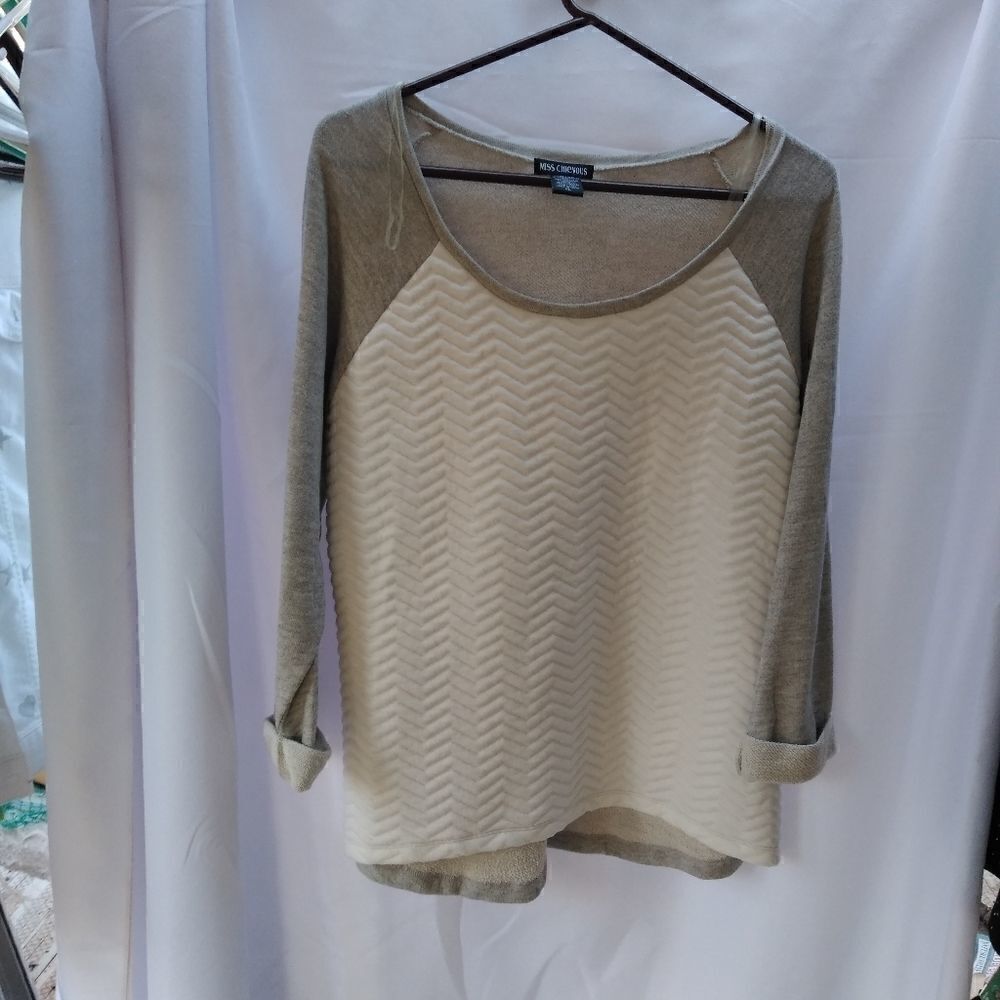 Miss Chevious sweater 